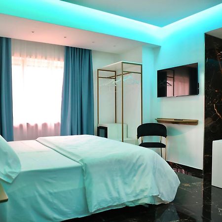 Hotel Max Aversa Eksteriør bilde