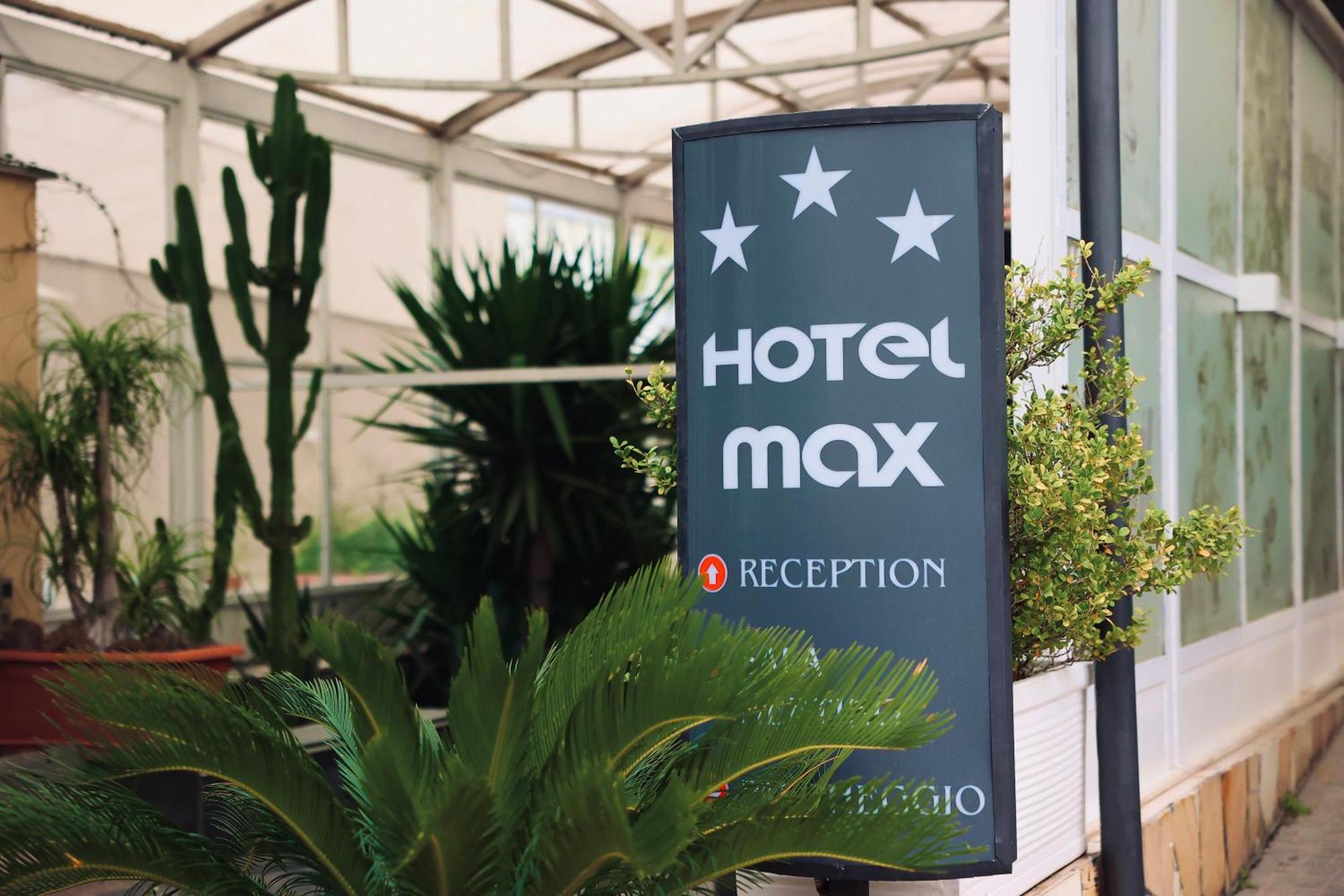 Hotel Max Aversa Eksteriør bilde