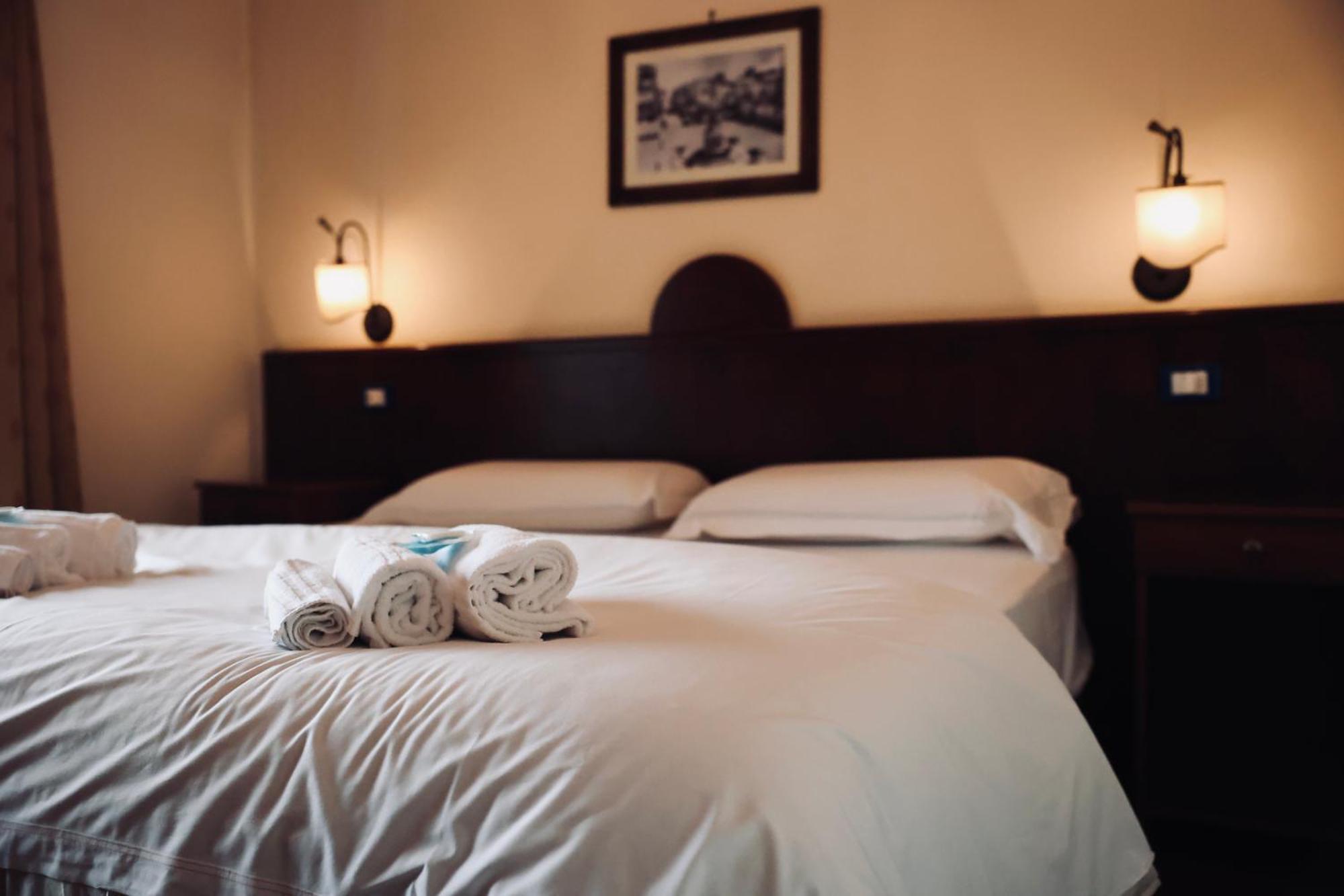 Hotel Max Aversa Eksteriør bilde