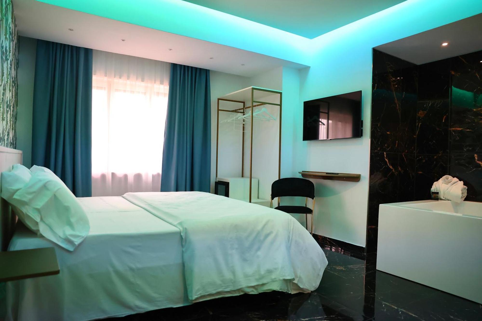 Hotel Max Aversa Eksteriør bilde
