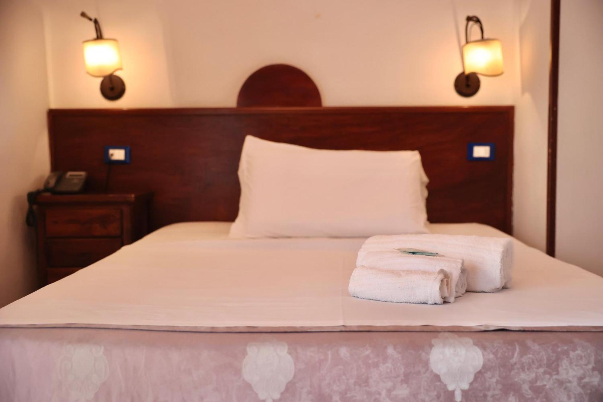Hotel Max Aversa Eksteriør bilde