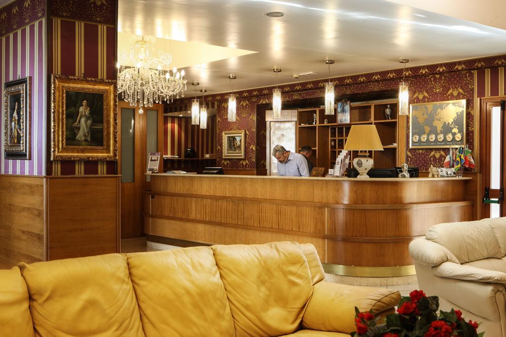 Hotel Max Aversa Eksteriør bilde