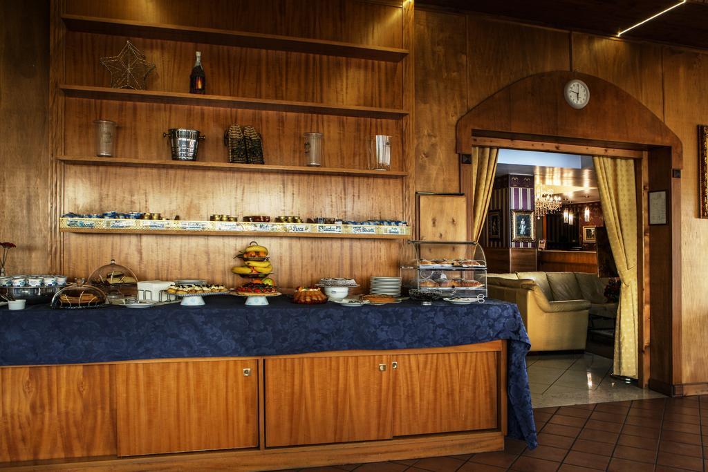 Hotel Max Aversa Eksteriør bilde